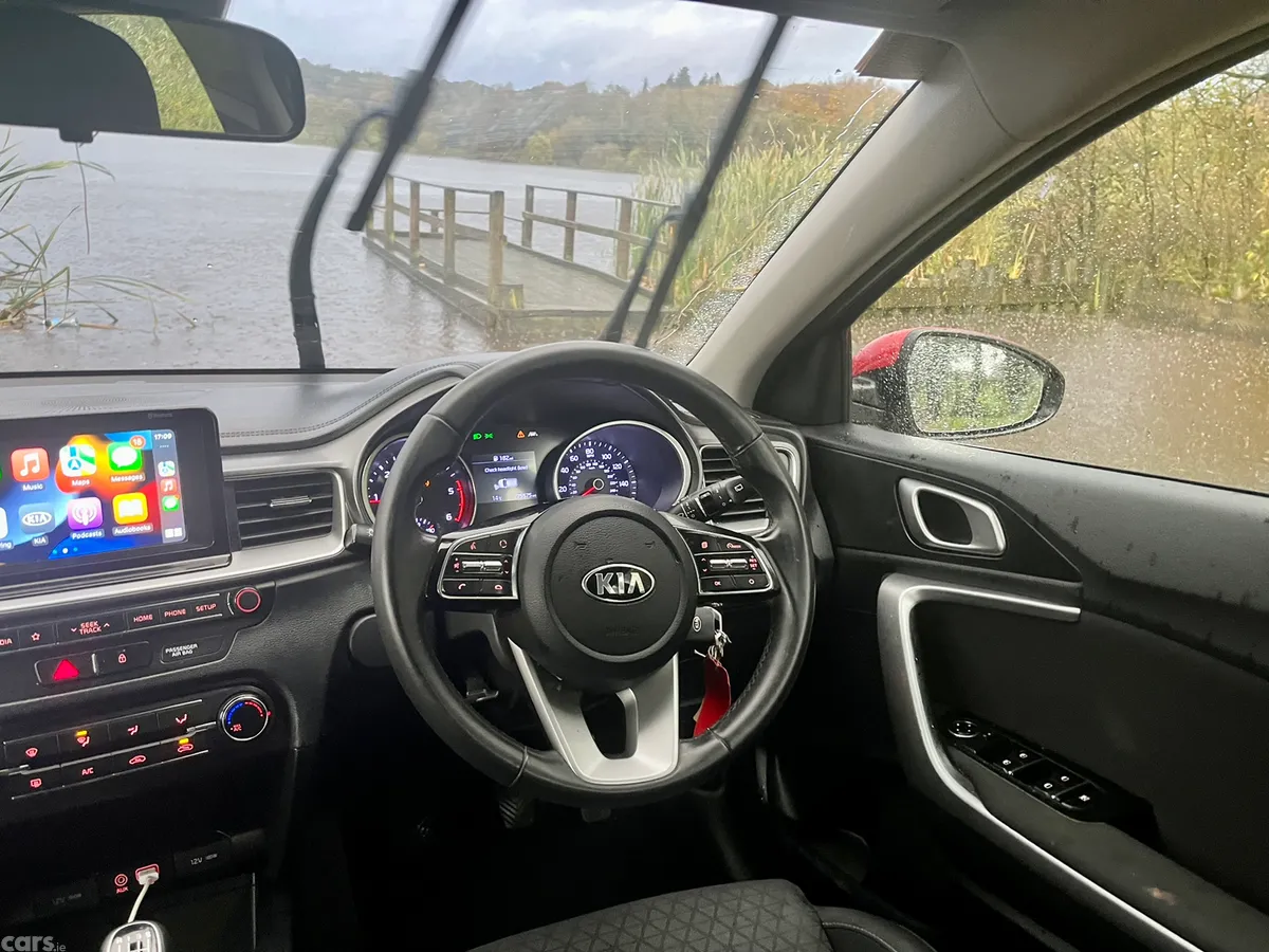 Kia Ceed Hatchback, Diesel, 2019, Red