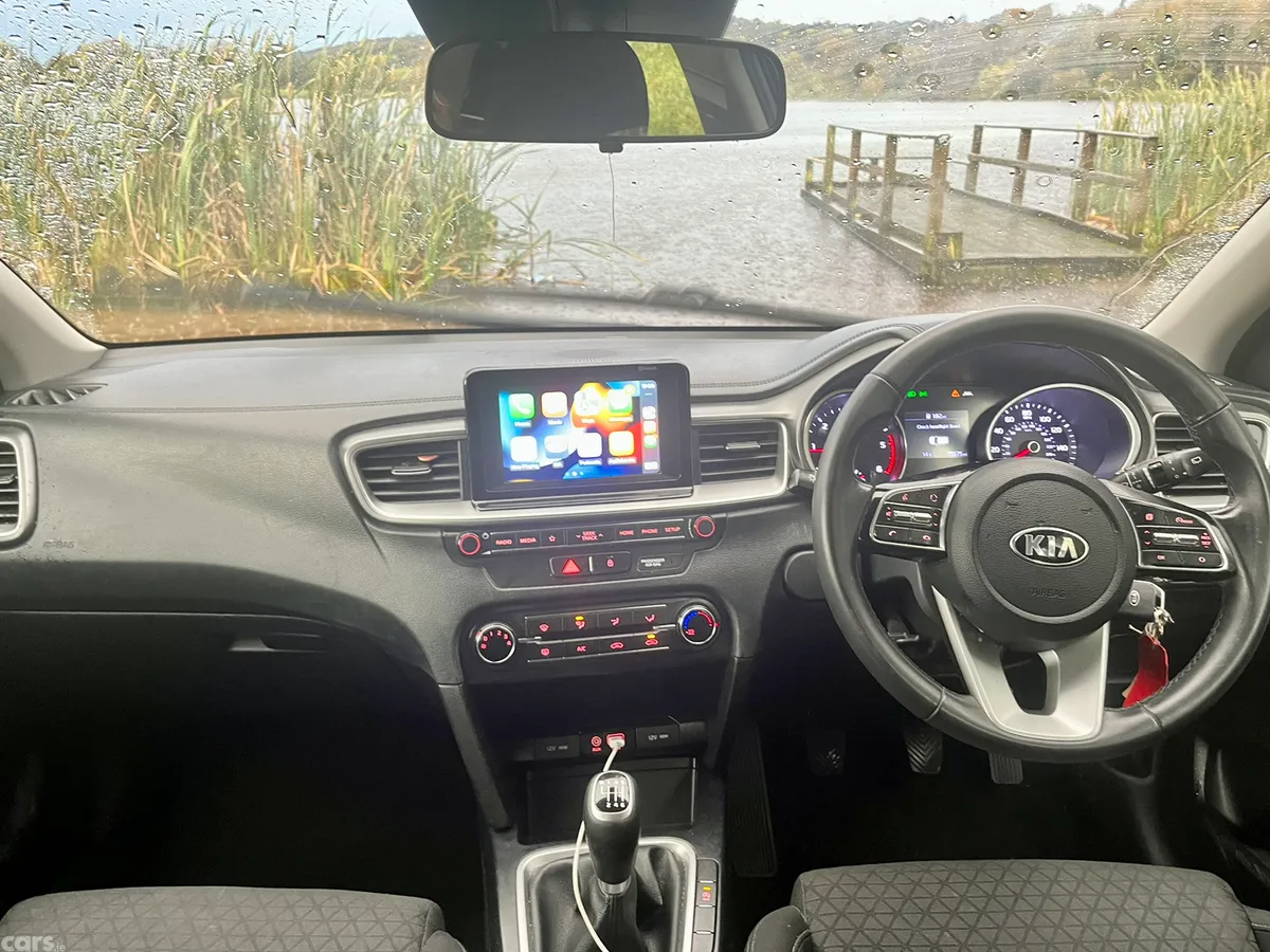 Kia Ceed Hatchback, Diesel, 2019, Red