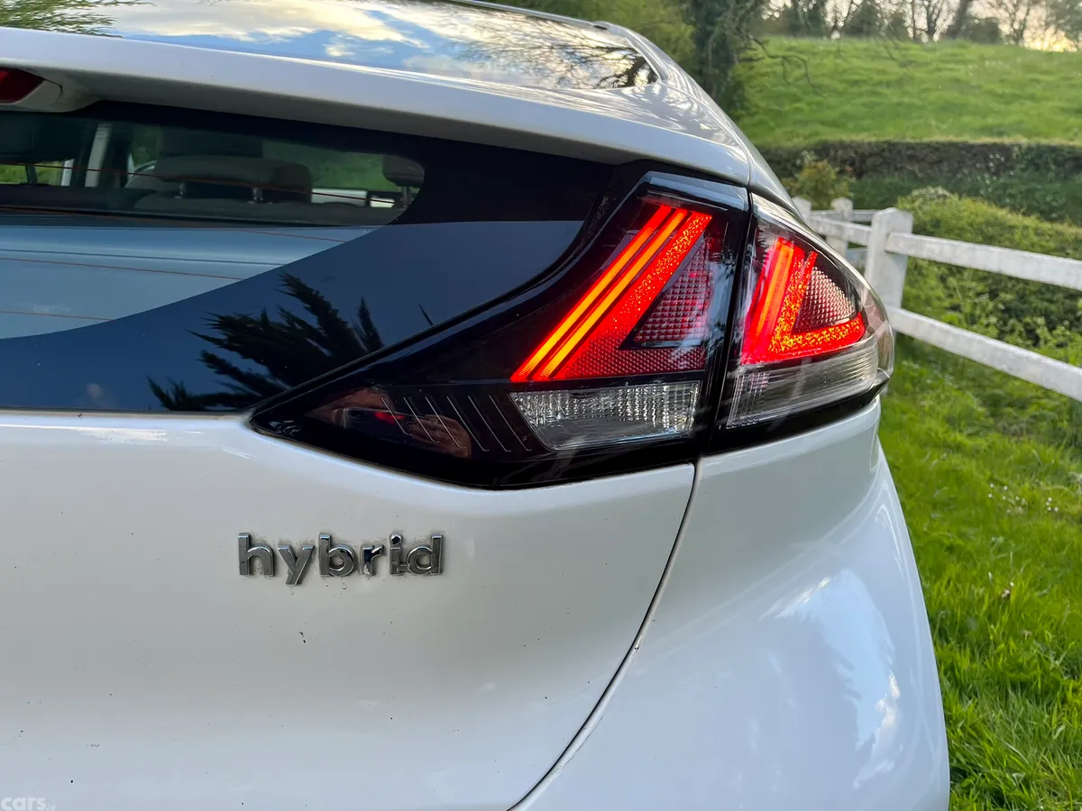 Hyundai IONIQ Hatchback, Petrol Hybrid, 2020, White