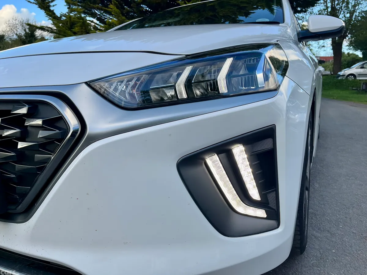 Hyundai IONIQ Hatchback, Petrol Hybrid, 2020, White