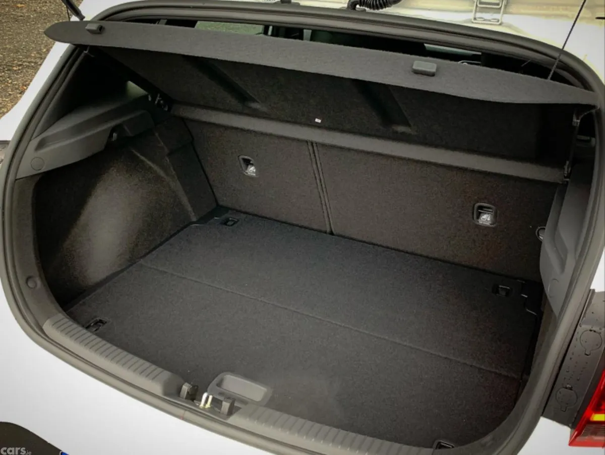 Hyundai i30 Hatchback, Petrol, 2027, White