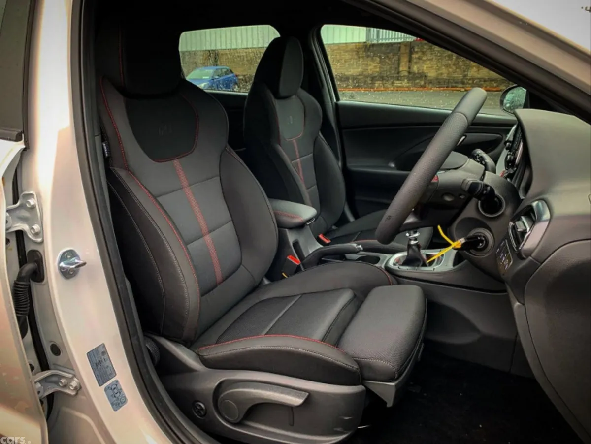 Hyundai i30 Hatchback, Petrol, 2027, White
