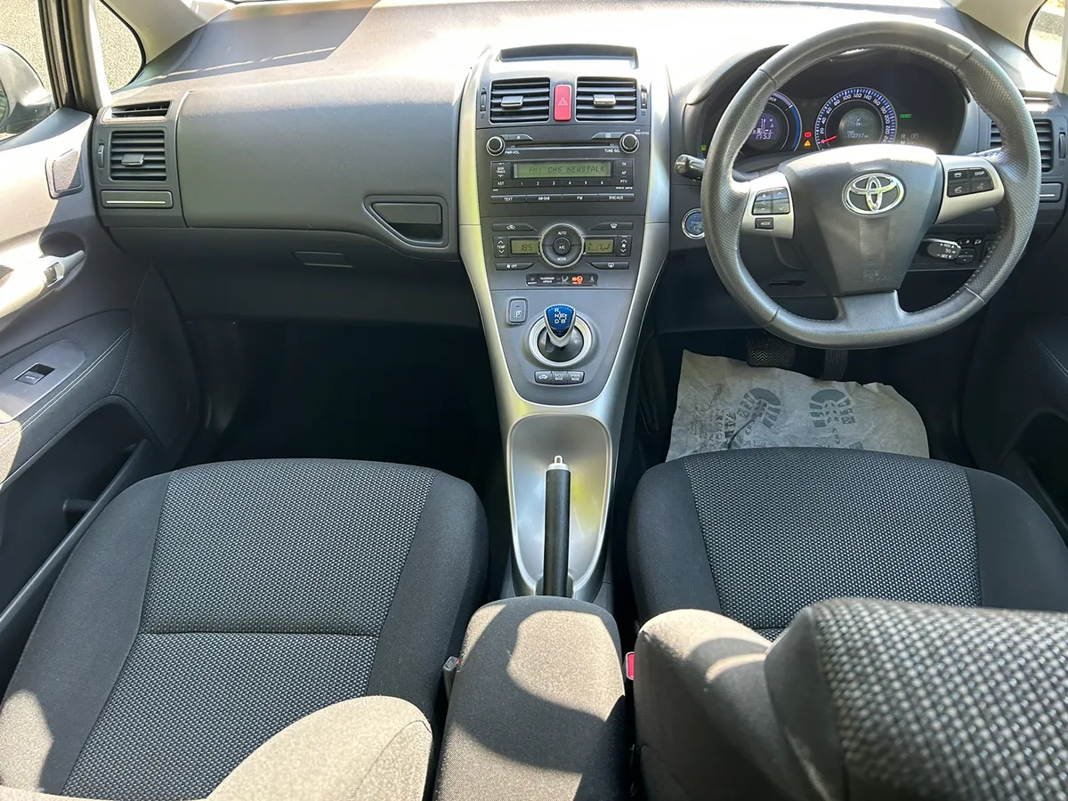 Toyota Auris Hatchback, Petrol Hybrid, 2012, Black