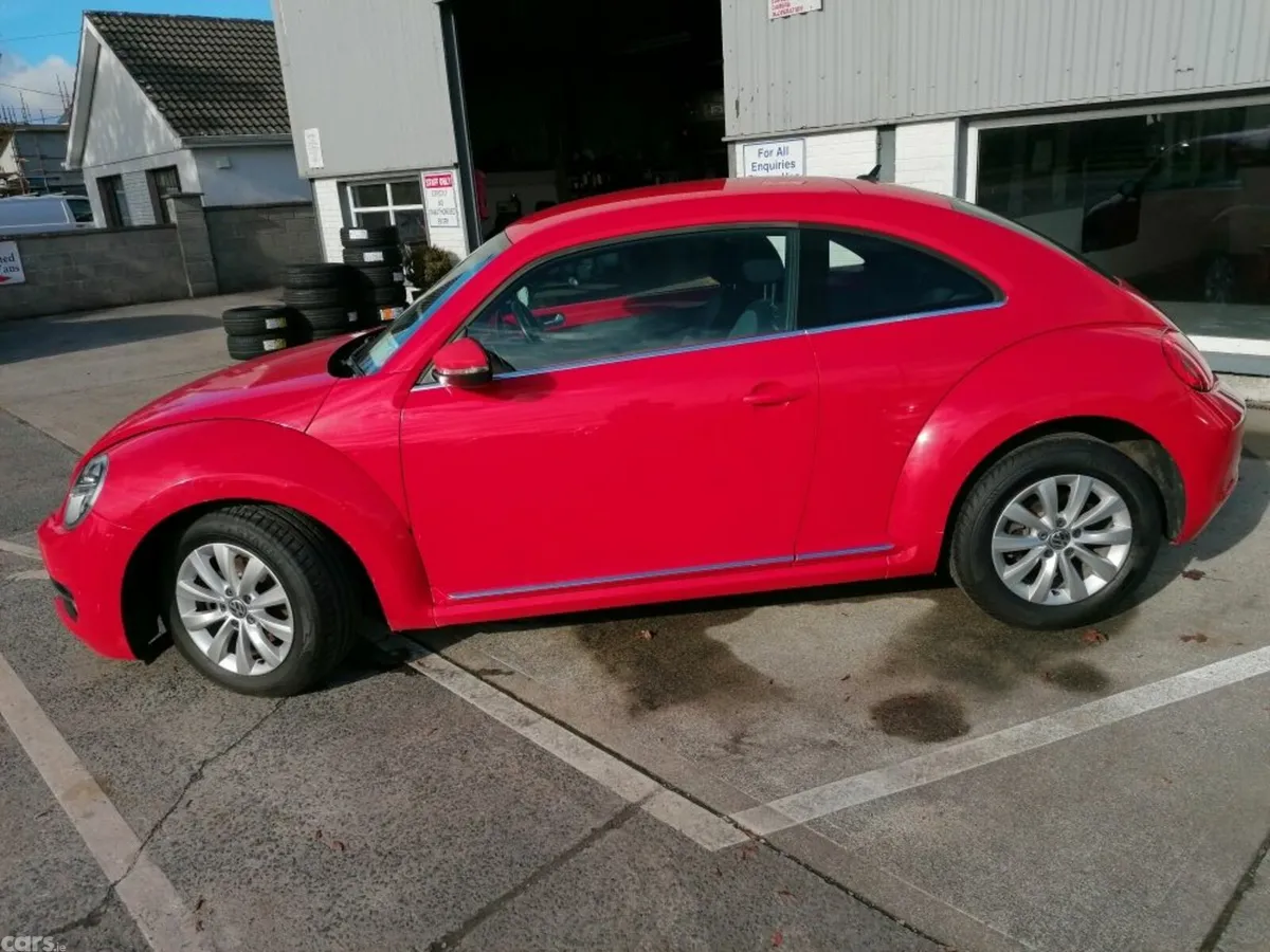 Volkswagen Beetle Hatchback, Diesel, 2013, Red