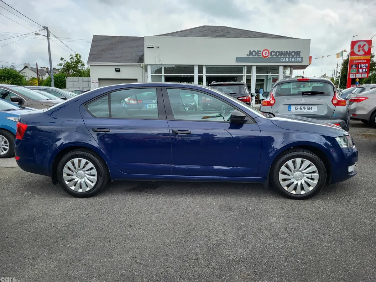 Skoda Octavia Hatchback, Diesel, 2014, Blue