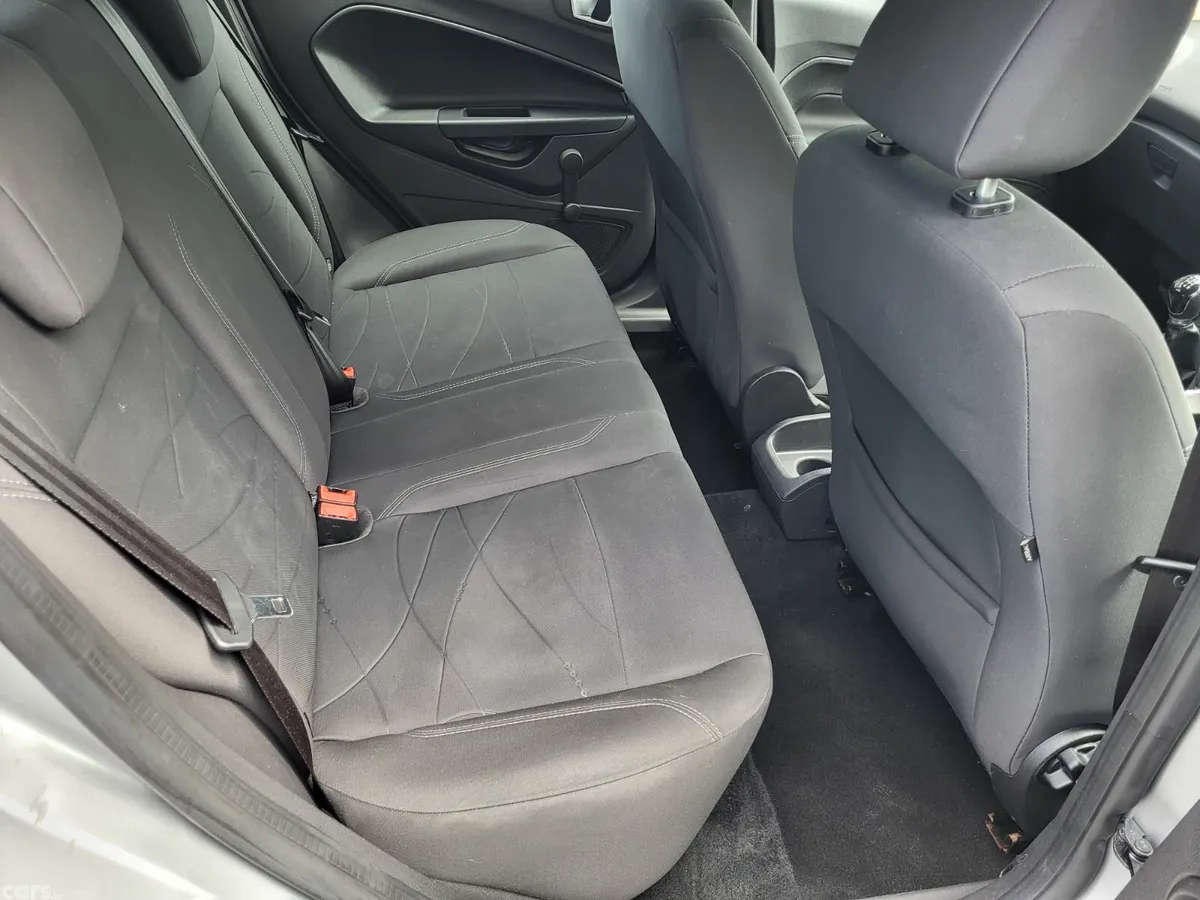 Ford Fiesta Hatchback, Petrol, 2015, Silver