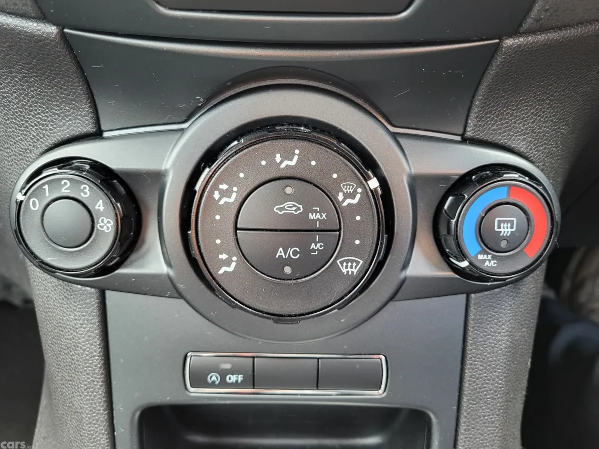 Ford Fiesta Hatchback, Petrol, 2015, Silver