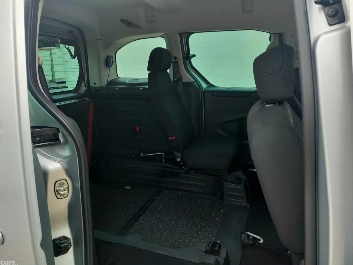 Peugeot Partner MPV, Diesel, 2018, Silver