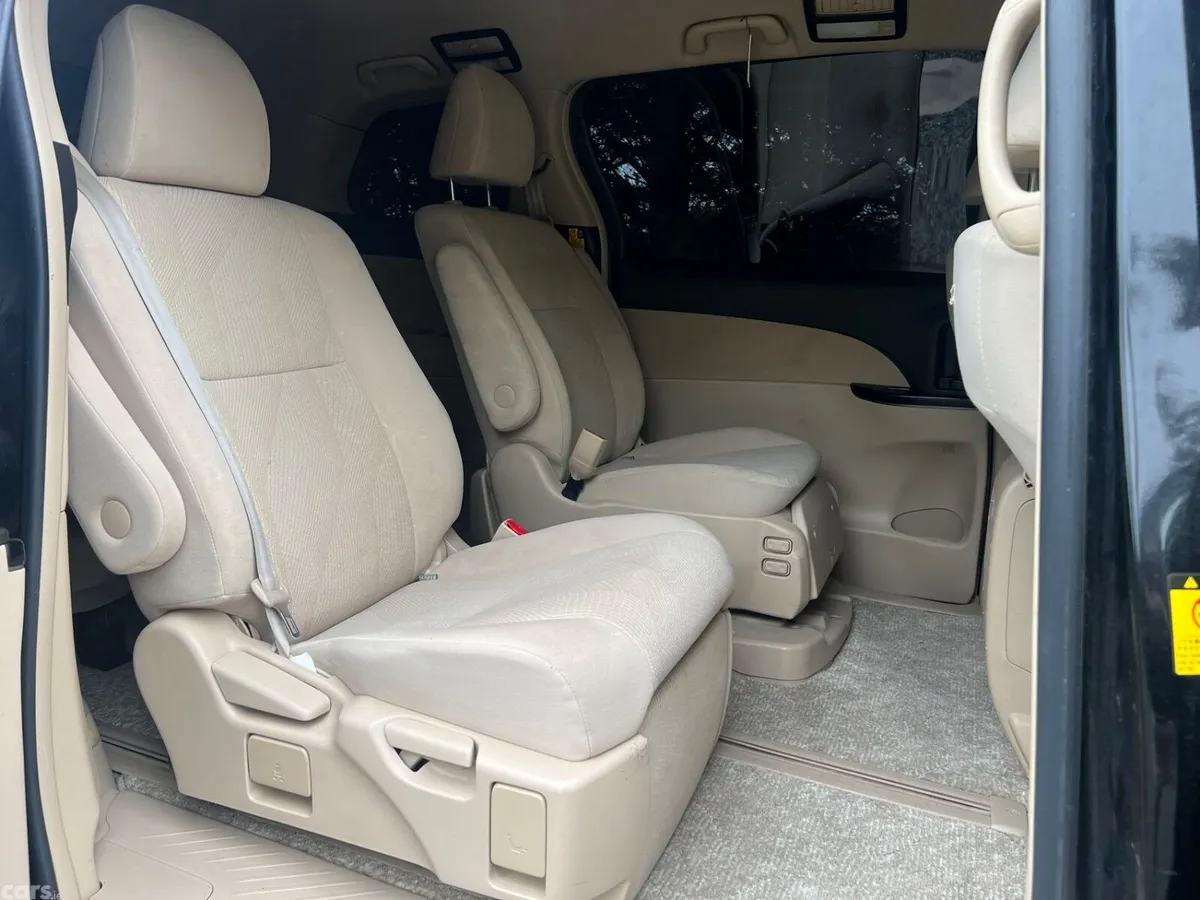 Toyota Estima MPV, Hybrid, 2012, Black
