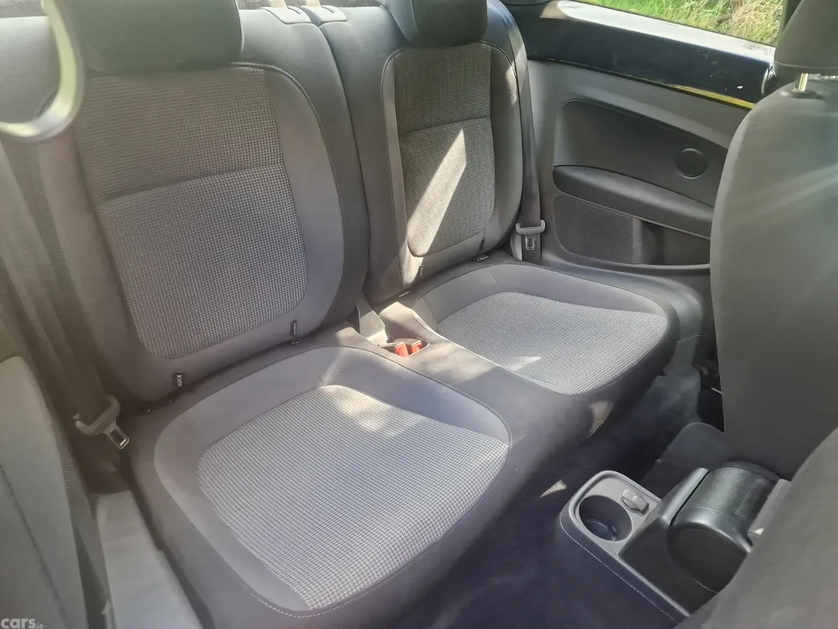 Volkswagen Beetle Hatchback, Petrol, 2014, Black