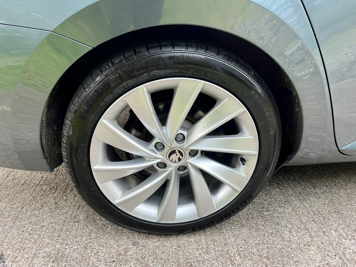Skoda Superb Estate, Diesel, 2019, Grey
