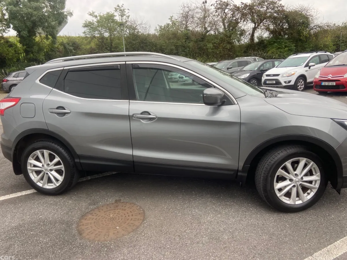 Nissan Qashqai SUV, Petrol, 2017, Grey