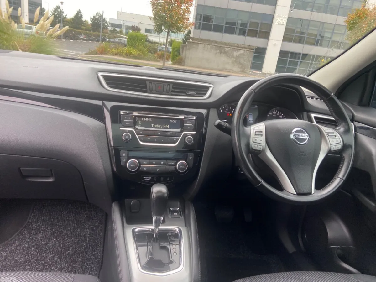 Nissan Qashqai SUV, Petrol, 2017, Grey