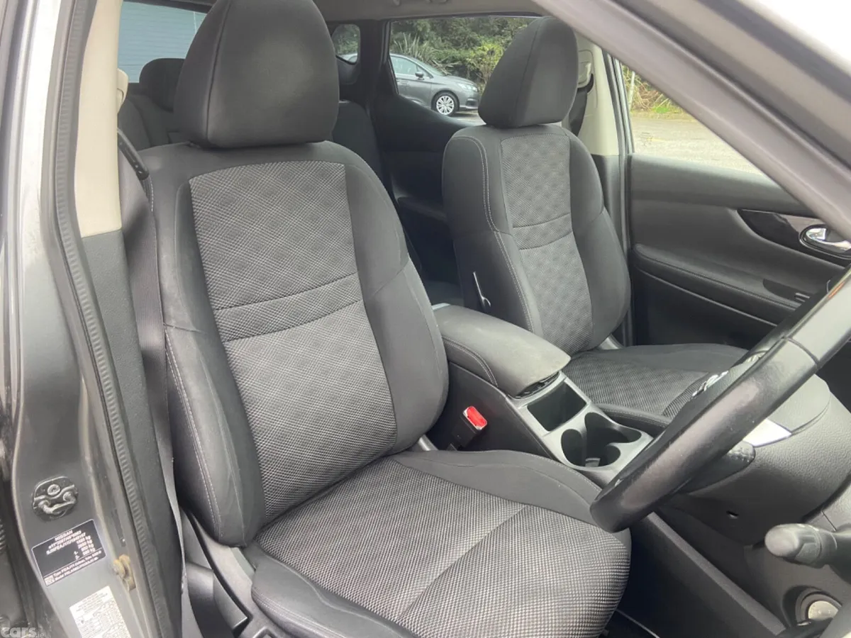 Nissan Qashqai SUV, Petrol, 2017, Grey