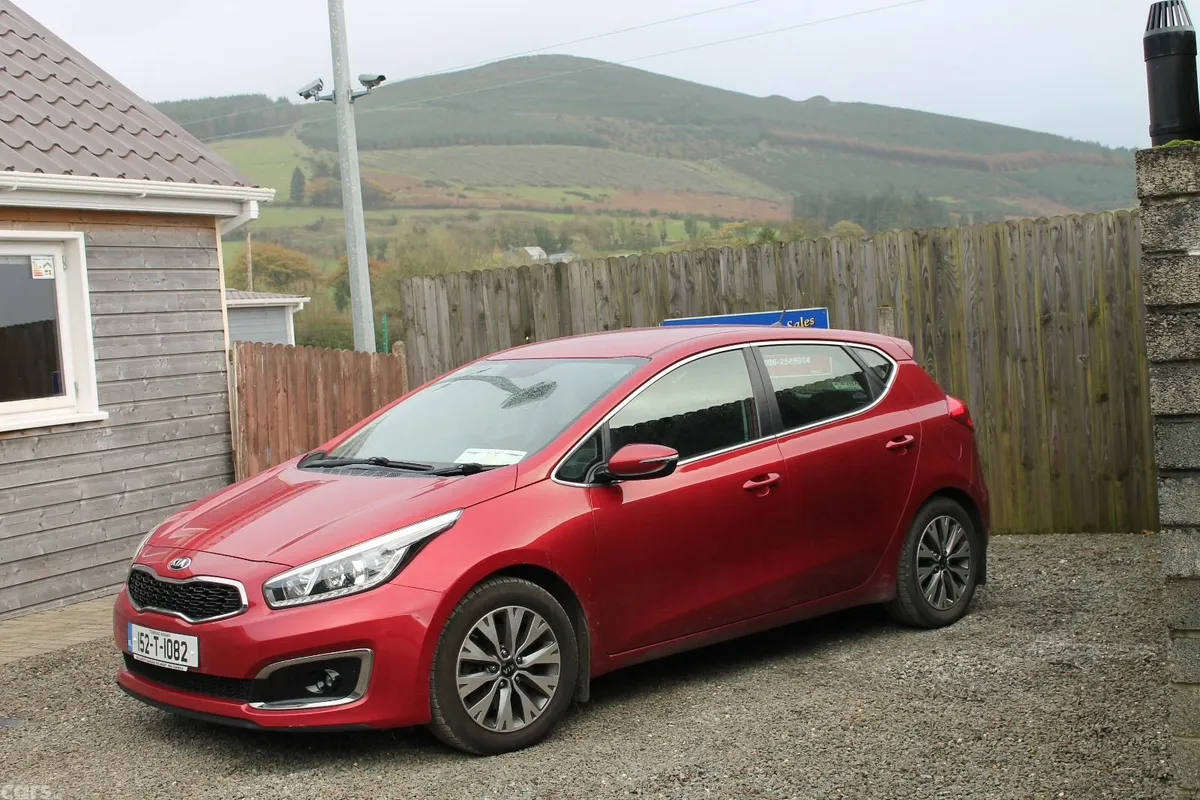 Kia Ceed Hatchback, Diesel, 2015, Red