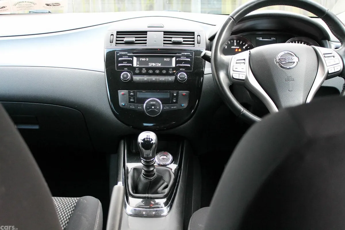 Nissan Pulsar Hatchback, Diesel, 2017, White