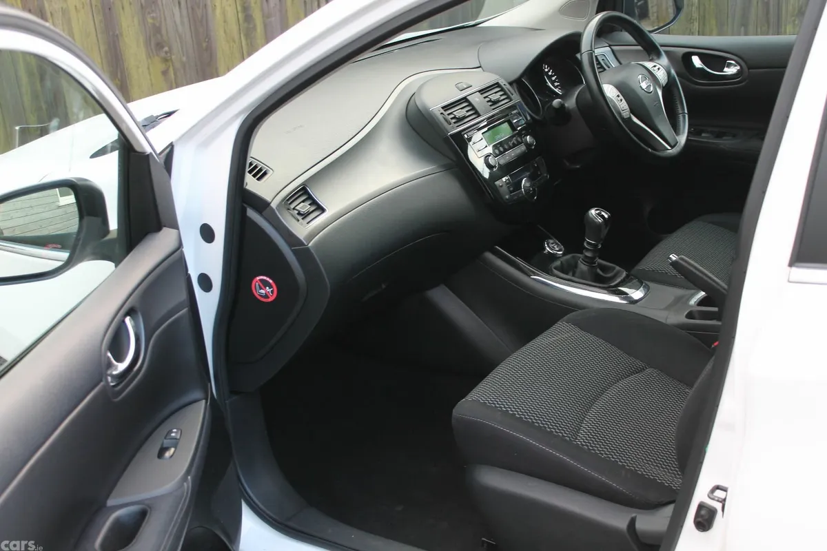 Nissan Pulsar Hatchback, Diesel, 2017, White