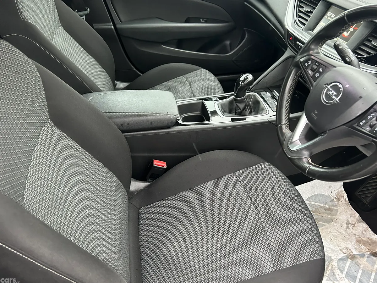 Opel Insignia Hatchback, Diesel, 2017, Grey