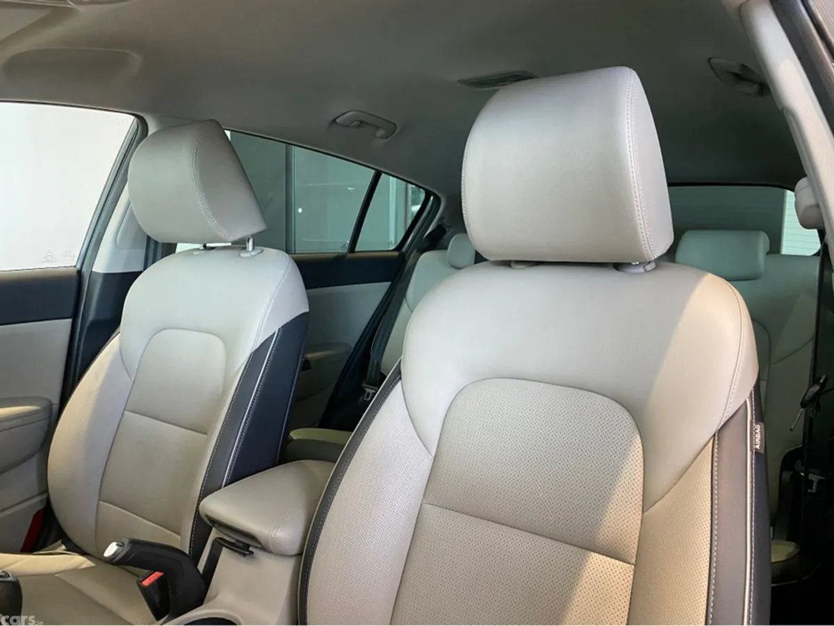 Kia Sportage SUV, Diesel Hybrid, 2021, Grey