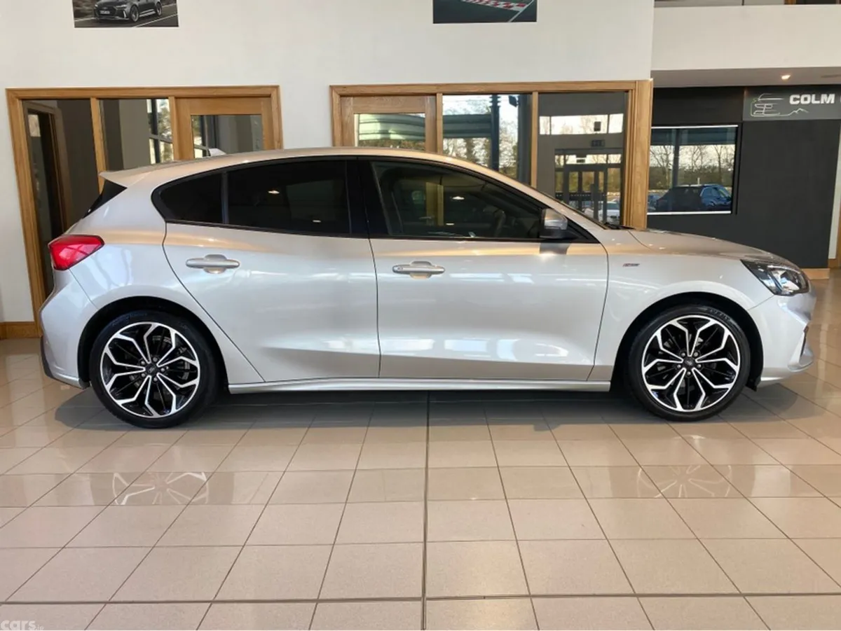 Ford Focus Hatchback, Diesel, 2021, Grey
