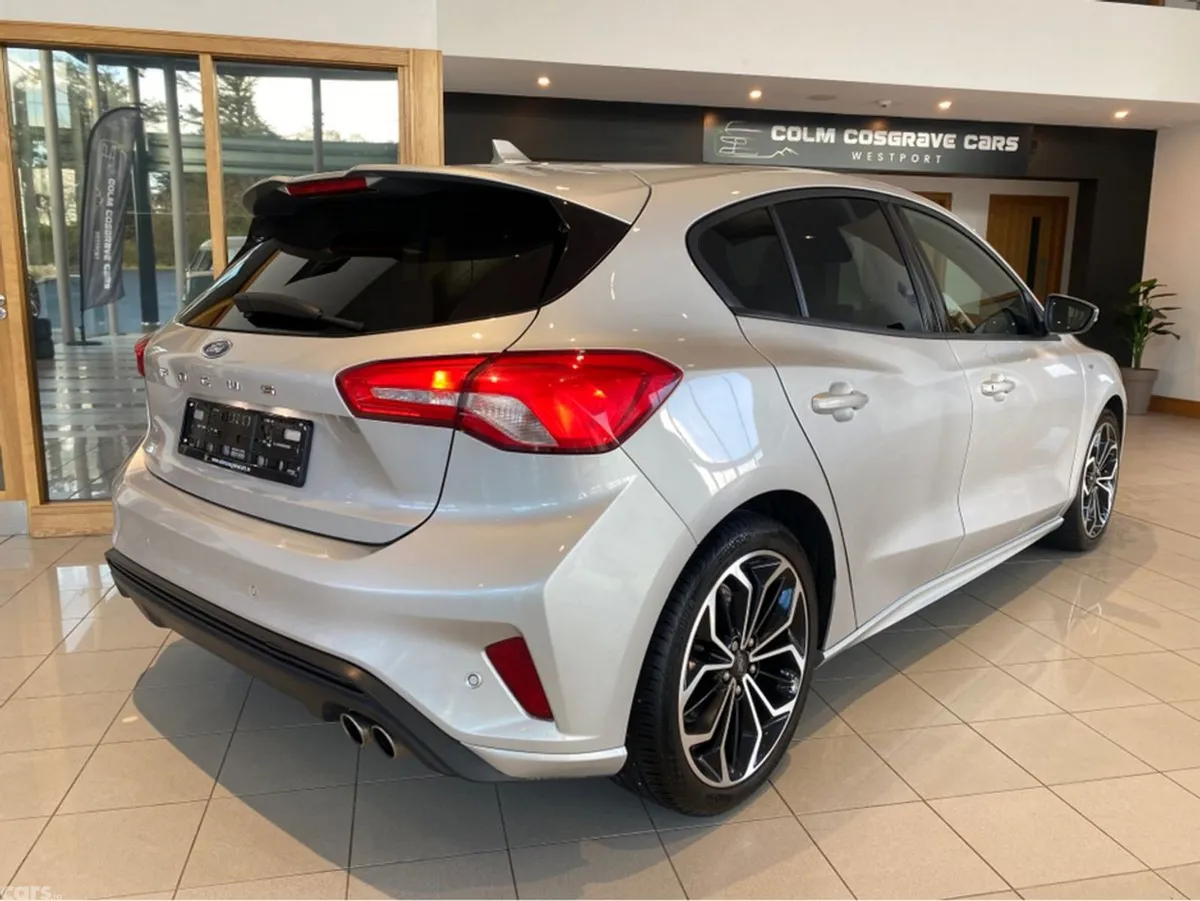 Ford Focus Hatchback, Diesel, 2021, Grey