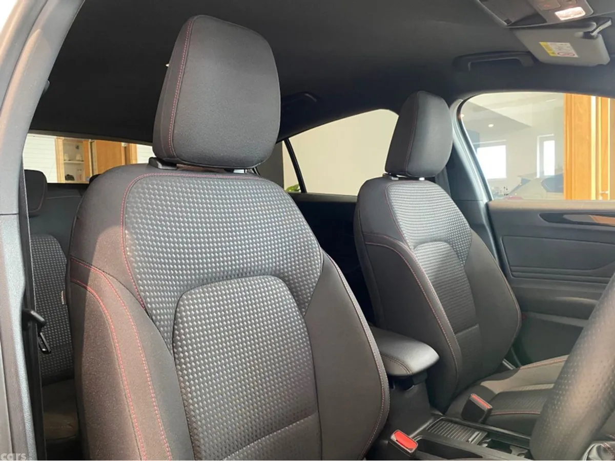 Ford Focus Hatchback, Diesel, 2021, Grey
