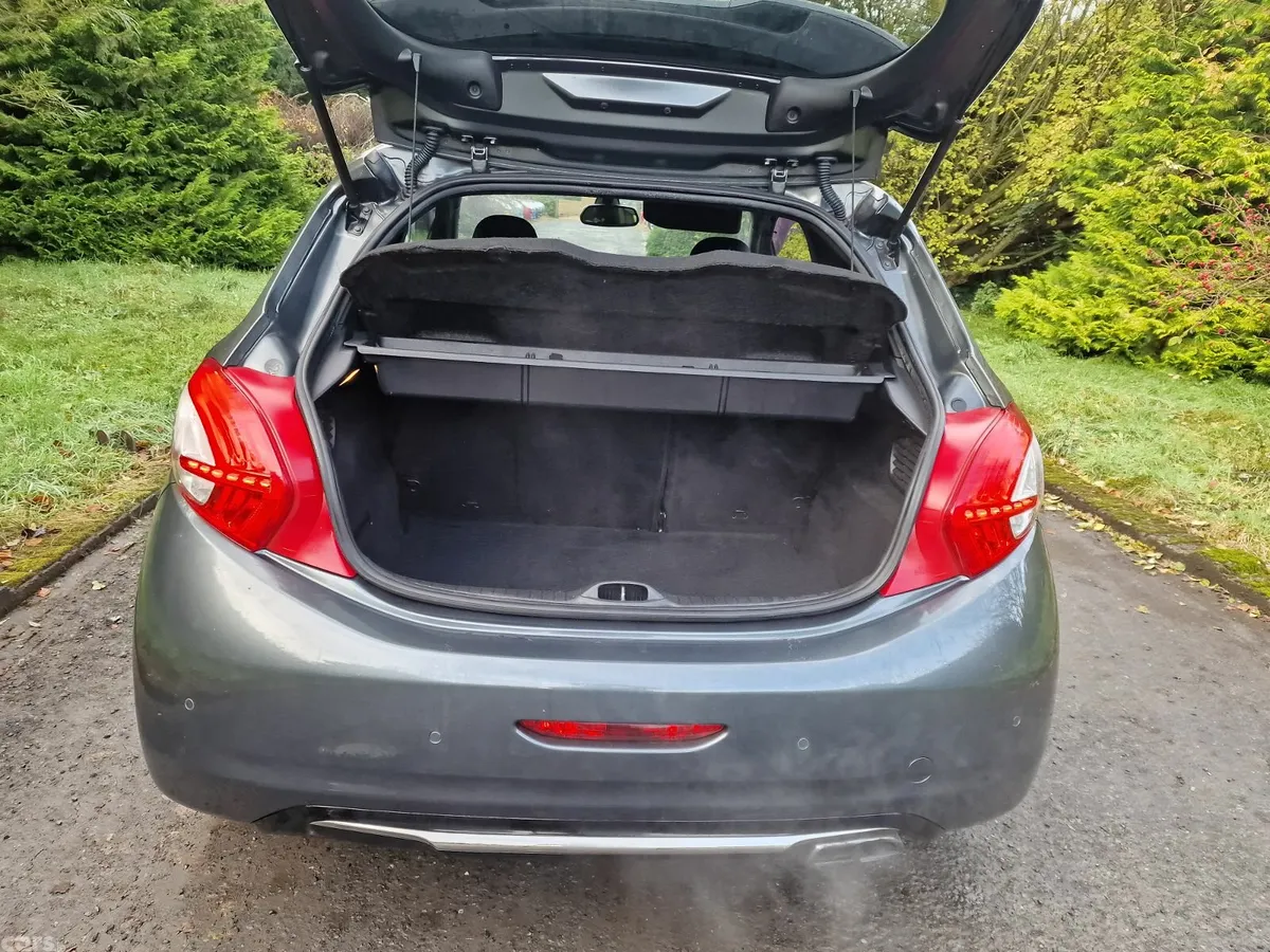 Peugeot 208 Hatchback, Petrol, 2013, Grey