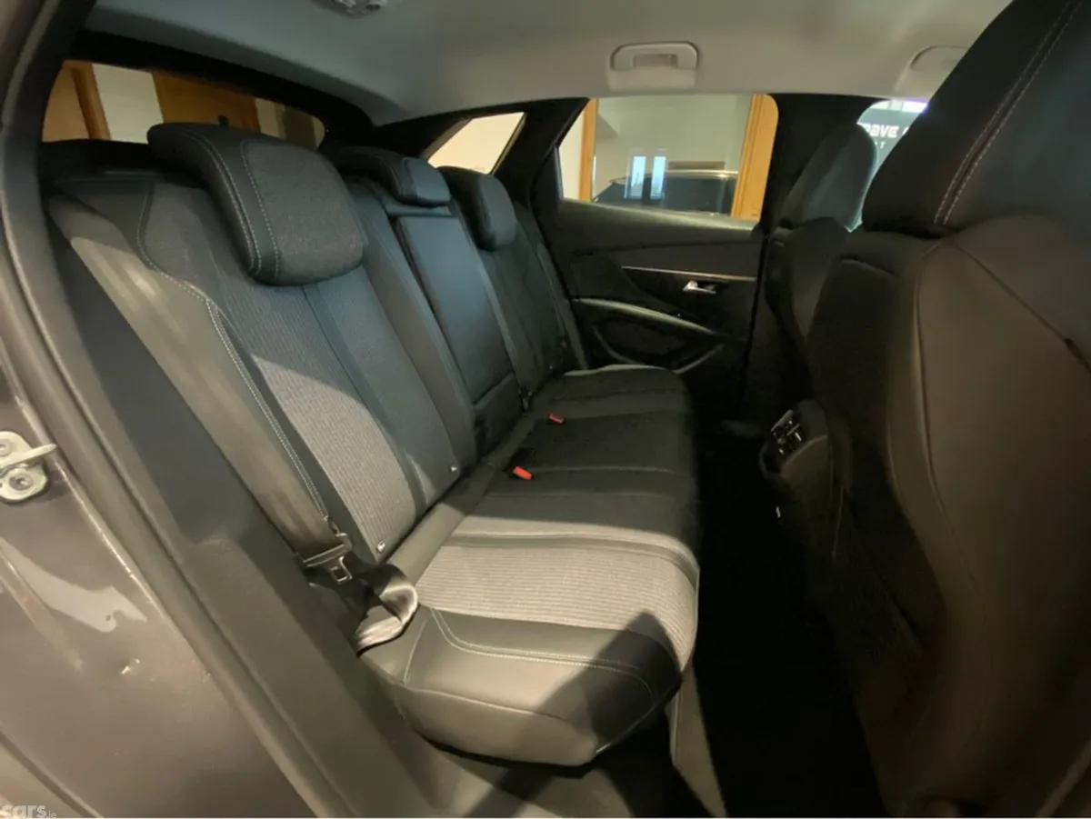 Peugeot 3008 MPV, Diesel, 2021, Grey