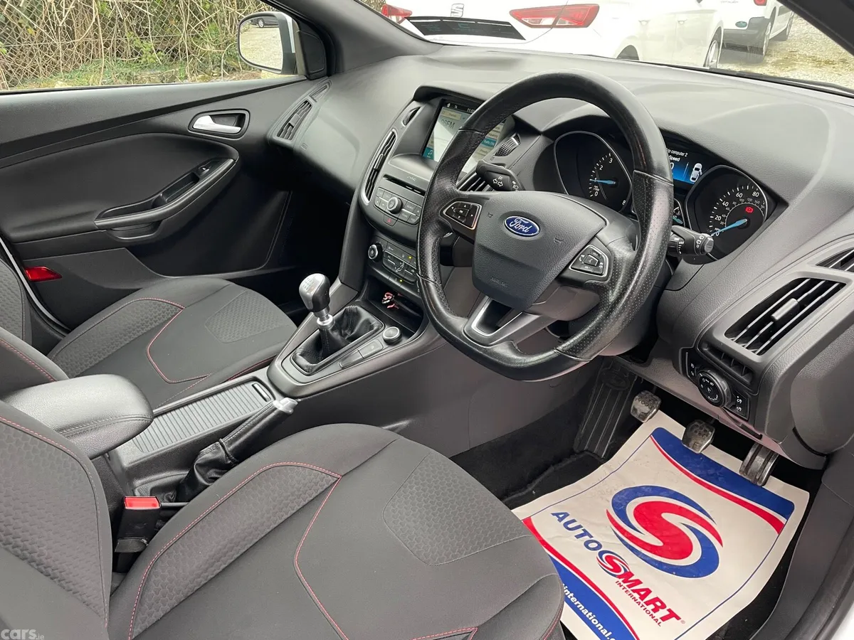 Ford Focus Hatchback, Petrol, 2018, Silver
