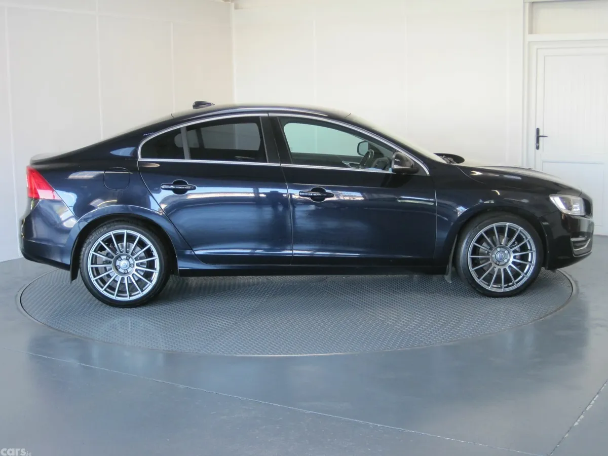 Volvo S60 Saloon, Diesel, 2017, Blue