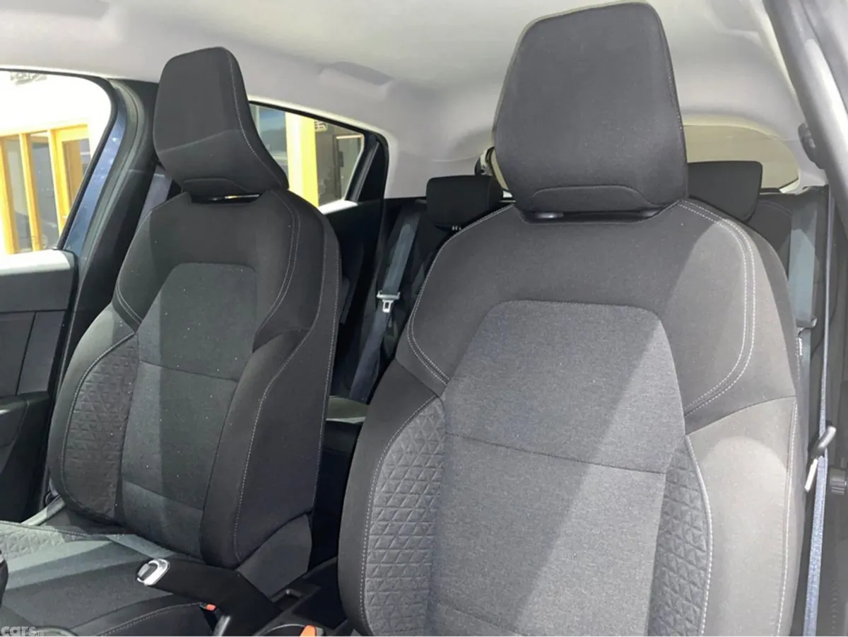 Renault Clio Hatchback, Petrol, 2022, Grey
