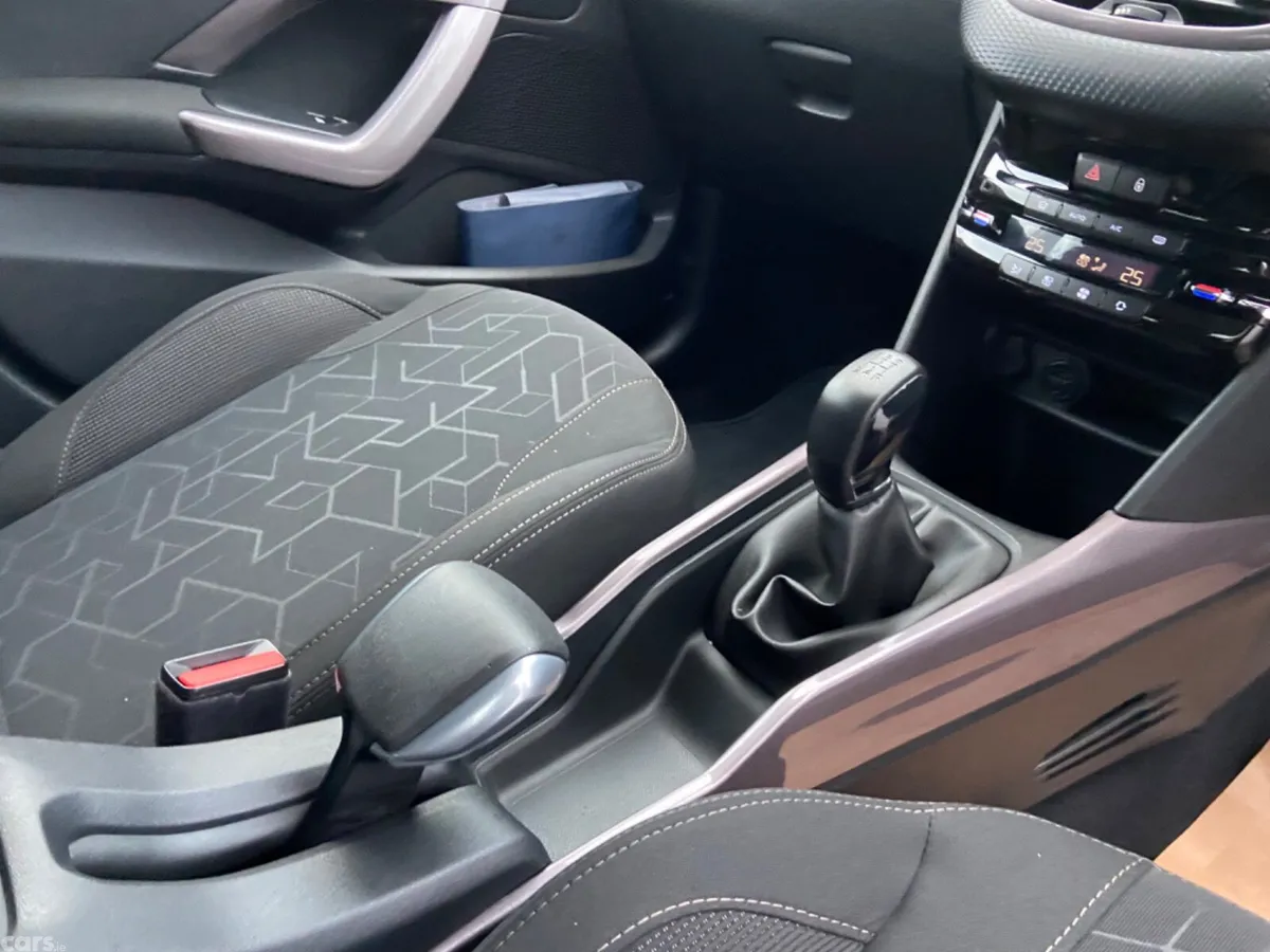Peugeot 2008 SUV, Diesel, 2015, Grey