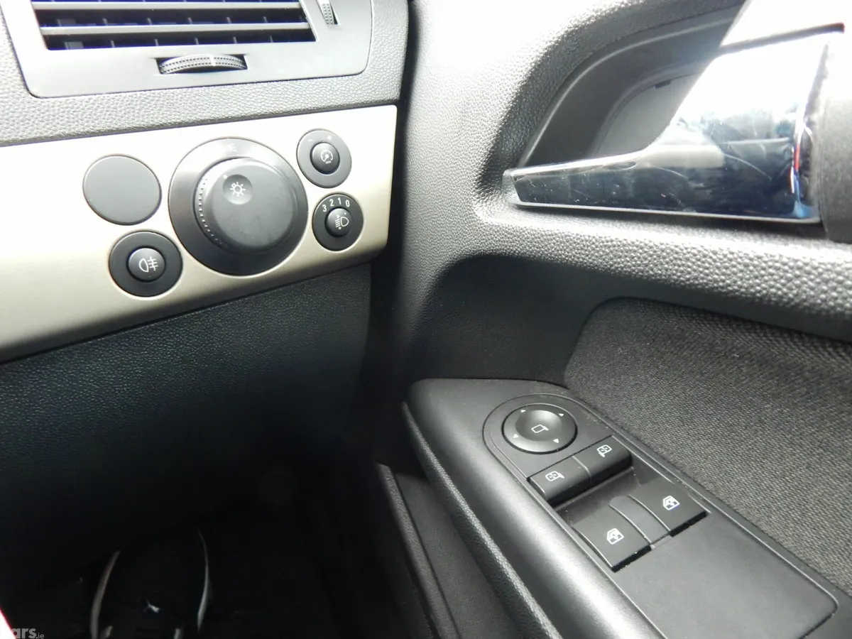 Vauxhall Astra Estate, Diesel, 2009, Silver