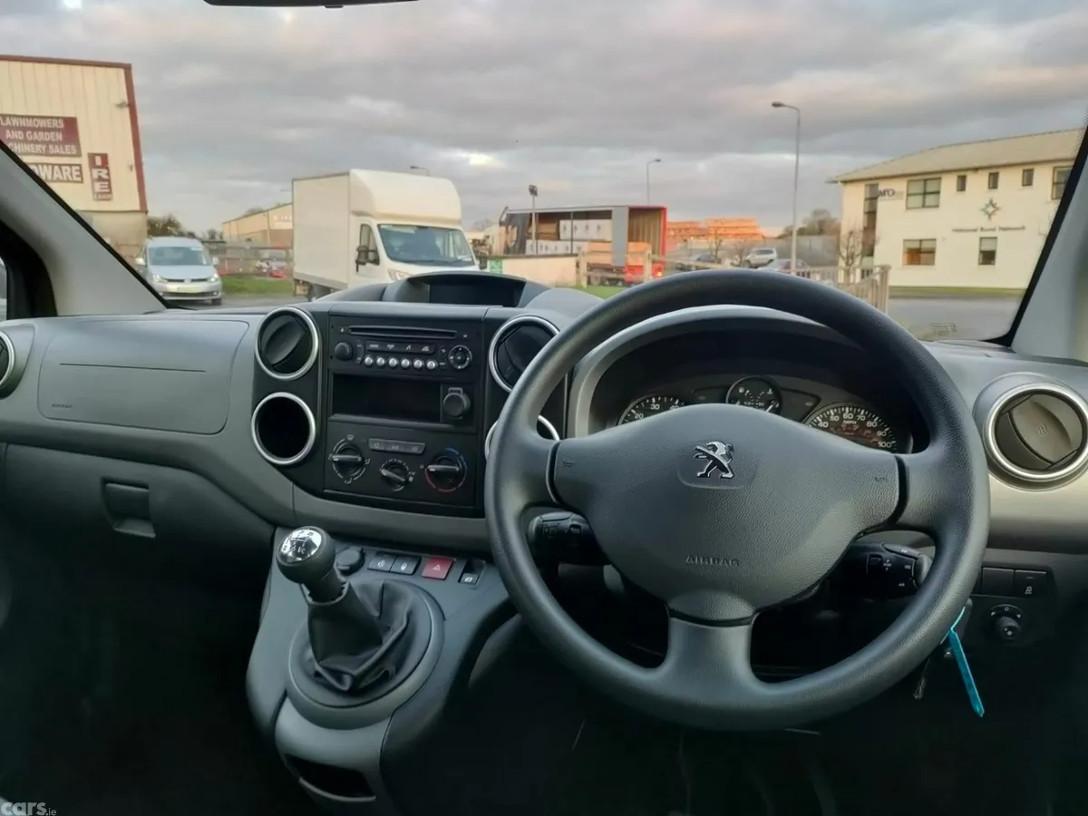 Peugeot Partner MPV, Diesel, 2017, Grey