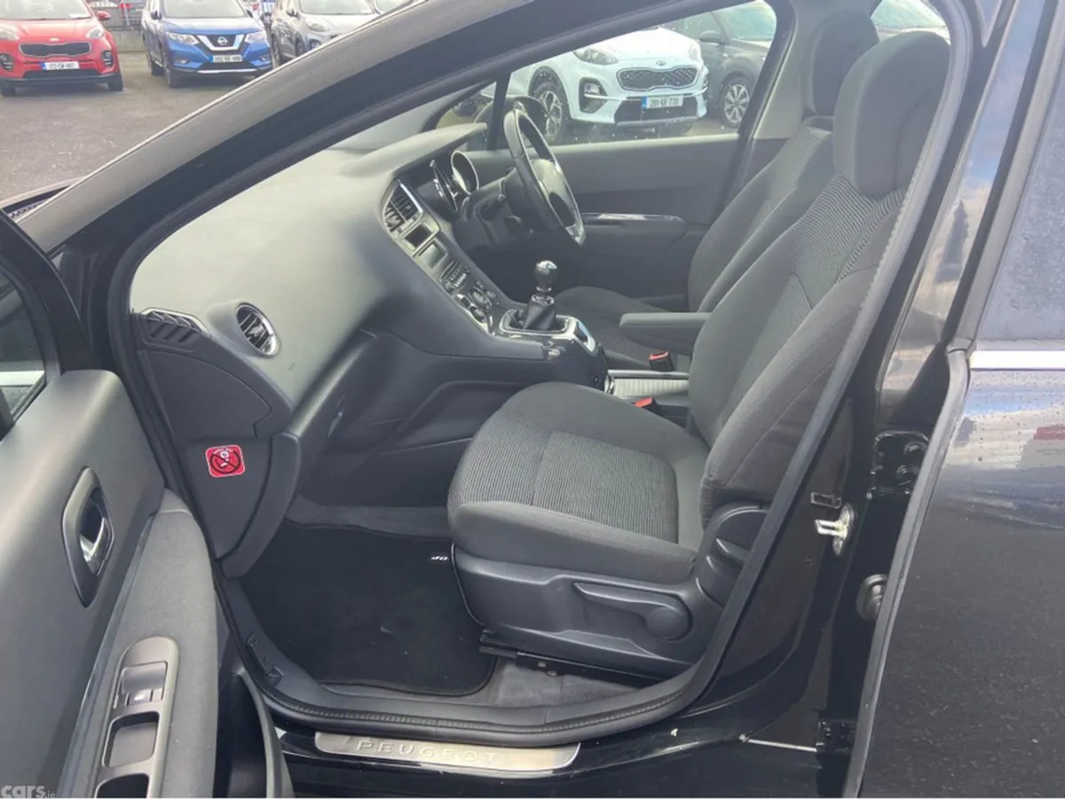 Peugeot 5008 MPV, Diesel, 2016, Black