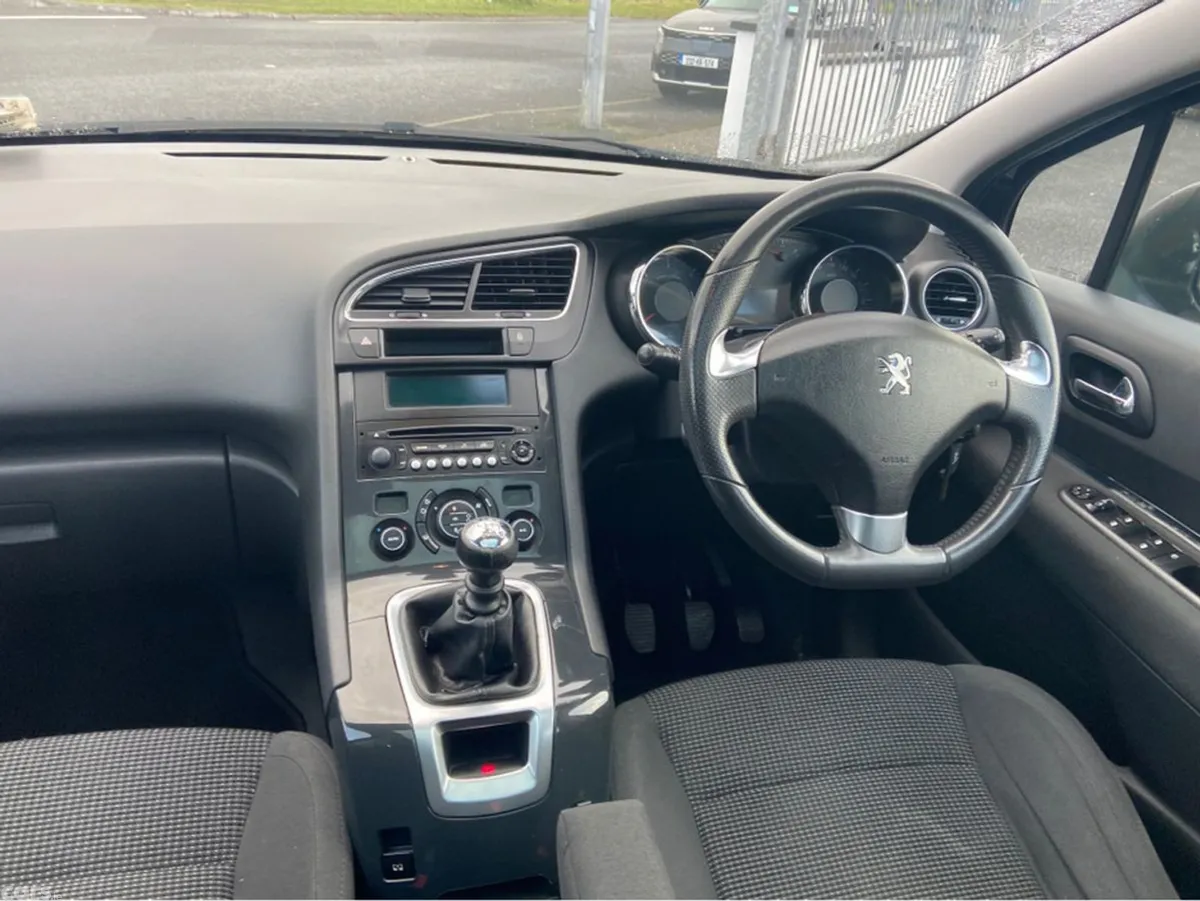 Peugeot 5008 MPV, Diesel, 2016, Black