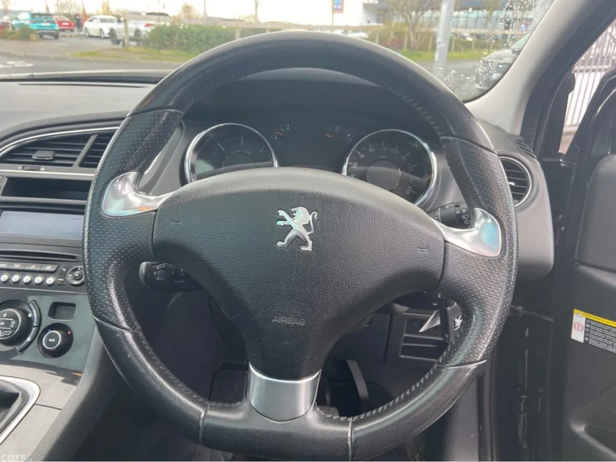 Peugeot 5008 MPV, Diesel, 2016, Black