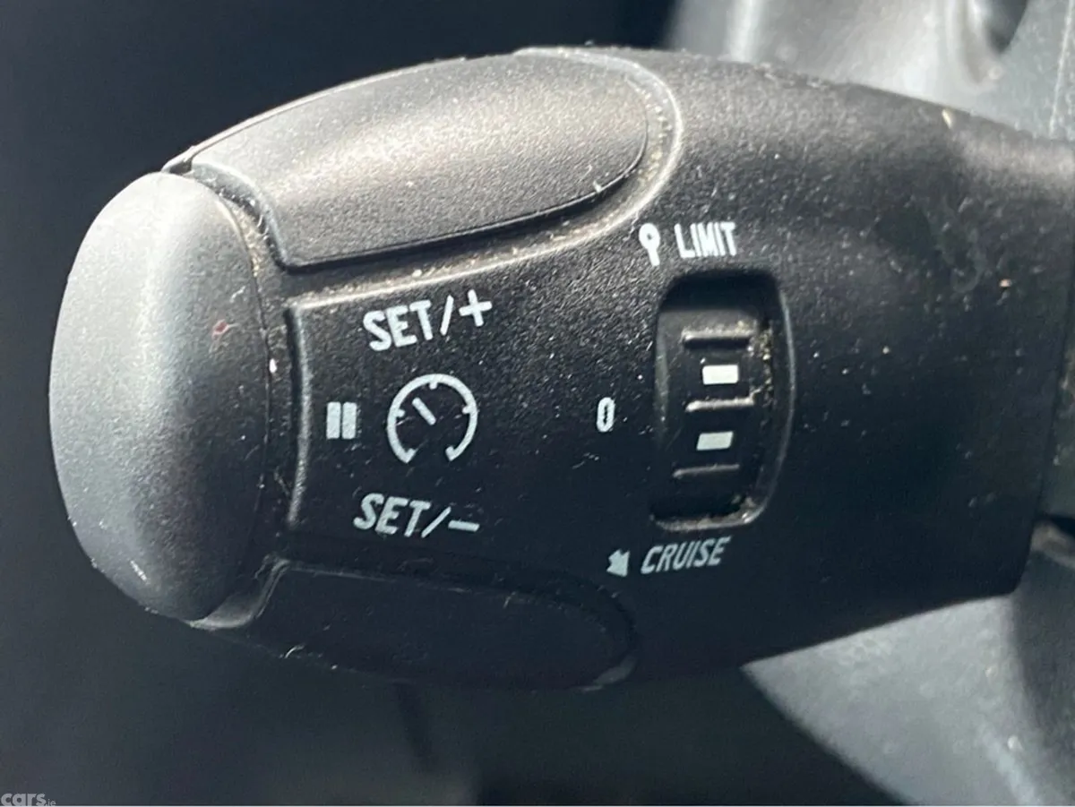 Peugeot 5008 MPV, Diesel, 2016, Black