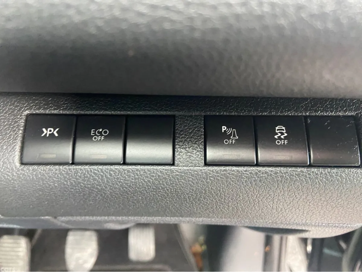 Peugeot 5008 MPV, Diesel, 2016, Black
