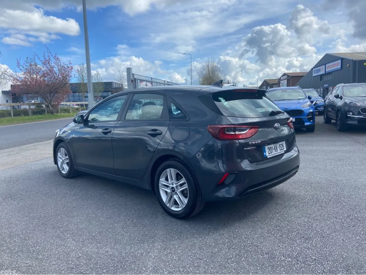 Kia Ceed Hatchback, Petrol, 2020, Grey