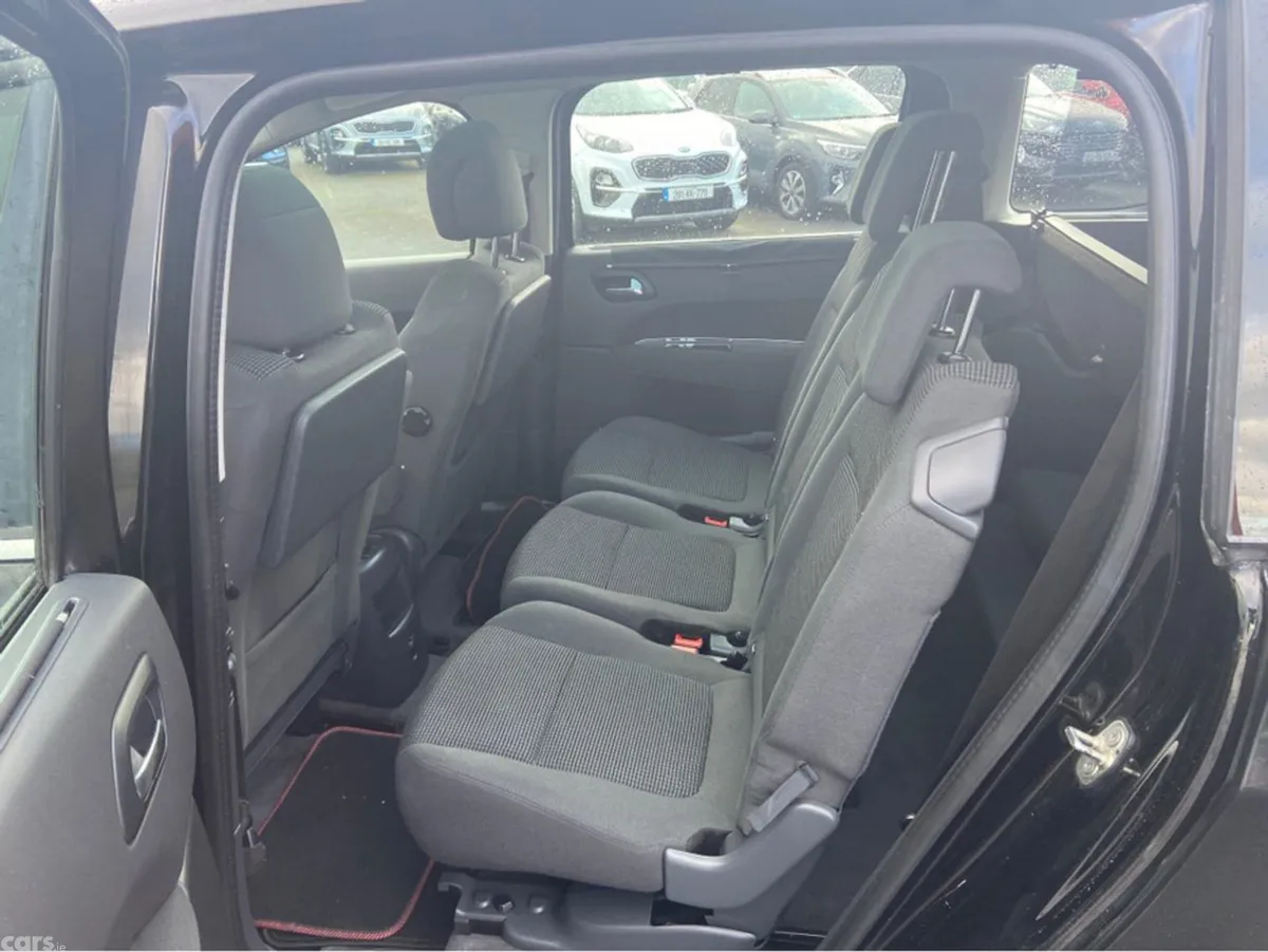 Peugeot 5008 MPV, Diesel, 2016, Black