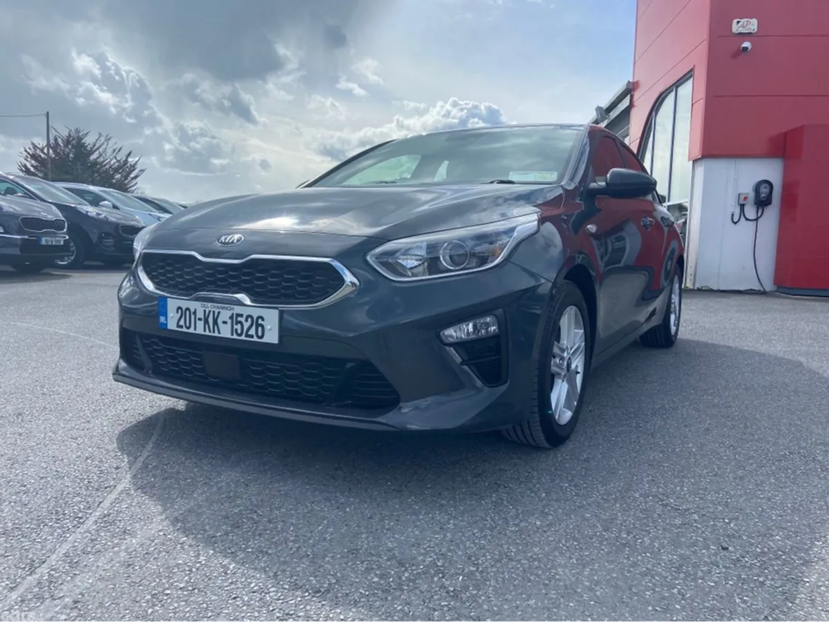 Kia Ceed Hatchback, Petrol, 2020, Grey