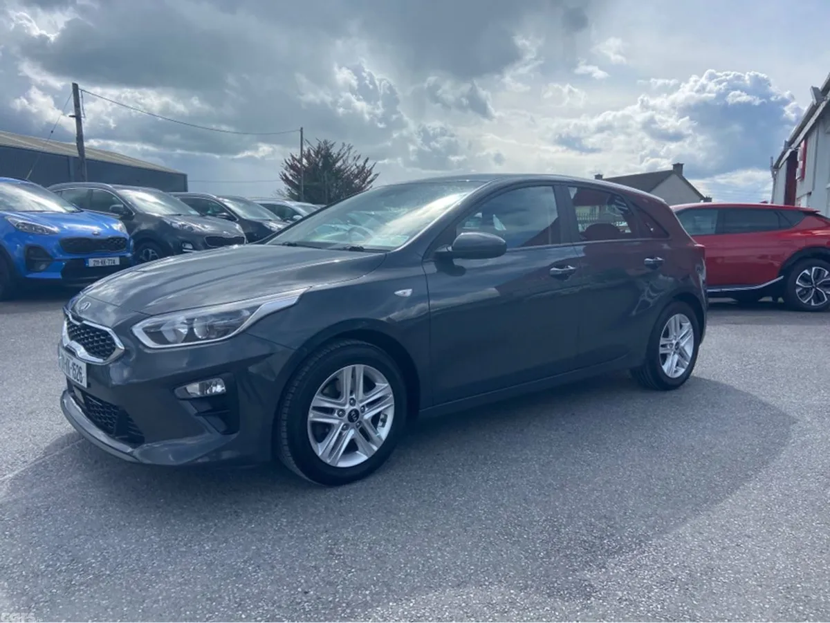 Kia Ceed Hatchback, Petrol, 2020, Grey