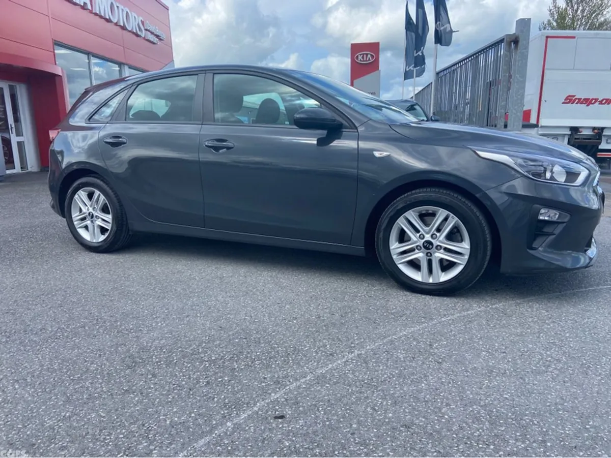 Kia Ceed Hatchback, Petrol, 2020, Grey