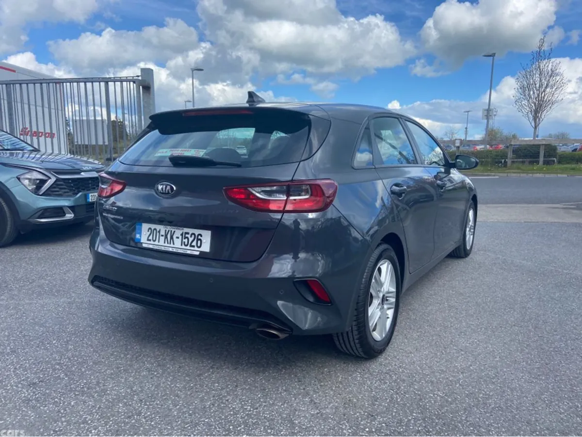 Kia Ceed Hatchback, Petrol, 2020, Grey