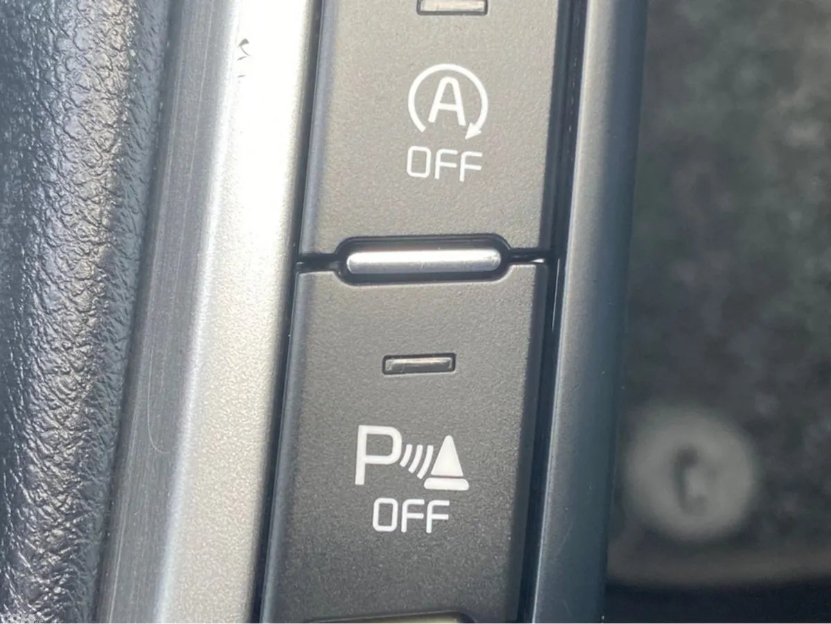 Kia Ceed Hatchback, Petrol, 2020, Grey
