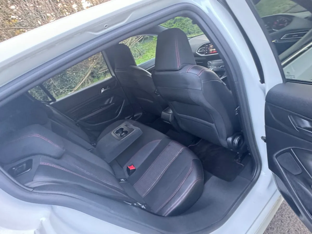 Peugeot 308 Hatchback, Petrol, 2016, White