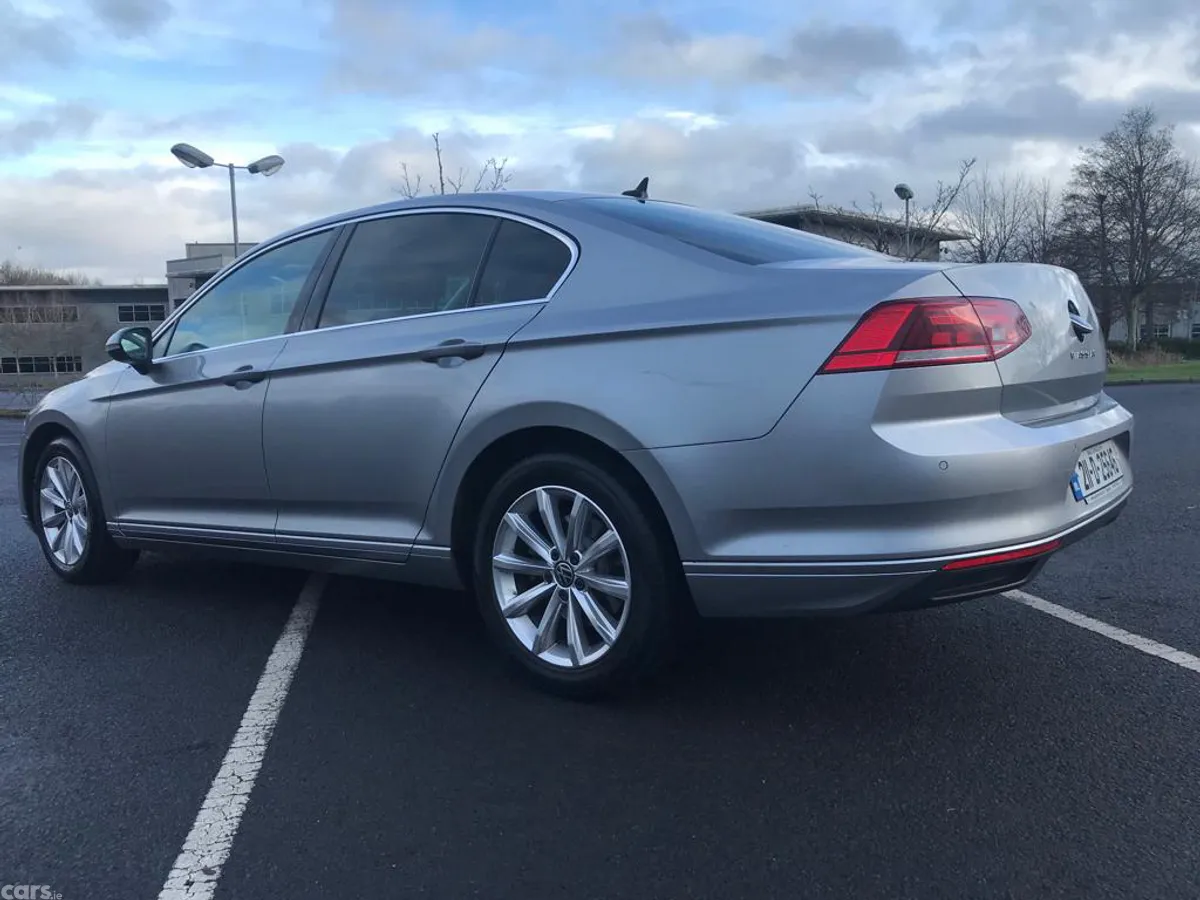 Volkswagen Passat Saloon, Diesel, 2021, Grey