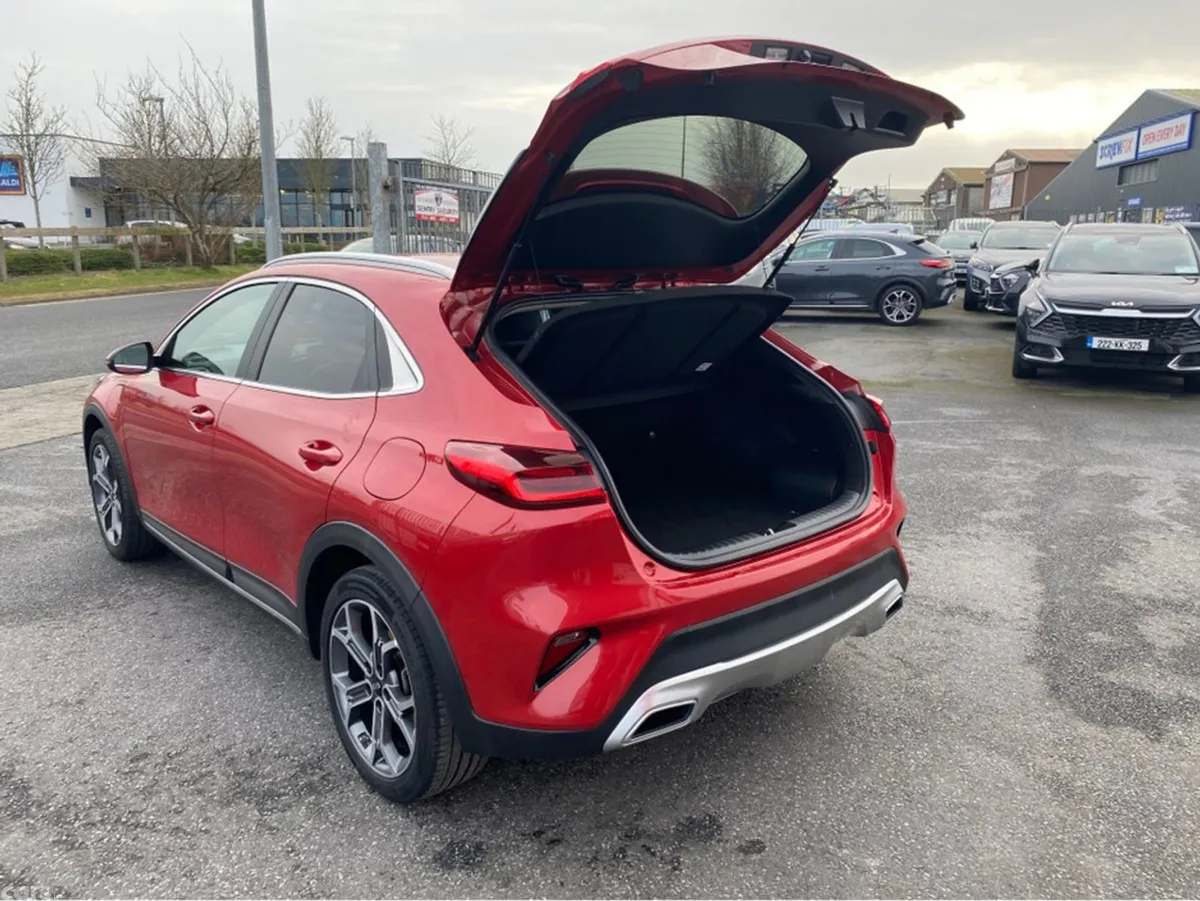 Kia XCeed Hatchback, Petrol Plug-in Hybrid, 2021, Red