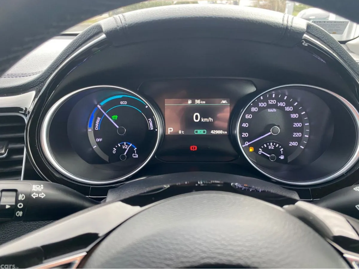 Kia XCeed Hatchback, Petrol Plug-in Hybrid, 2021, Red